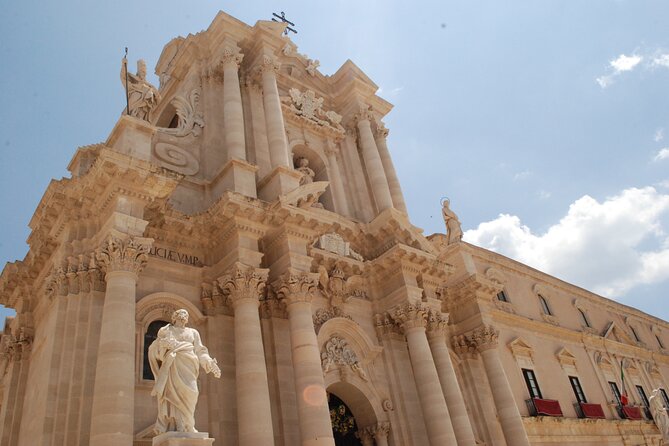 1 hour Calessino/Tuk tuk Tour to Syracuse or Ortigia Island - Aretusa Spring and the Papyrus: Why This Stop Feels Different
