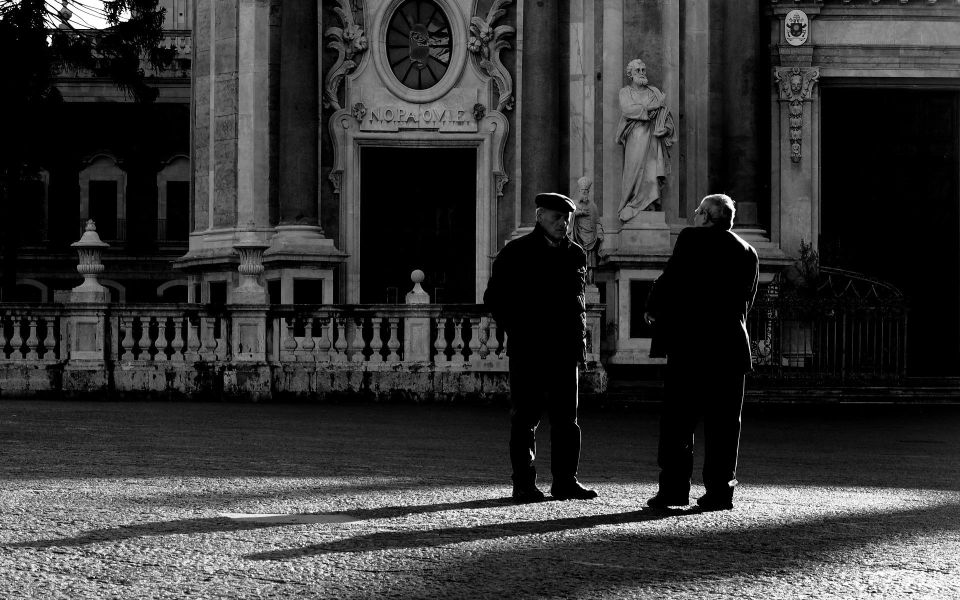 2 hours guided tour of Catania - Meeting Point Timing and How the Earphones Make It Worth It