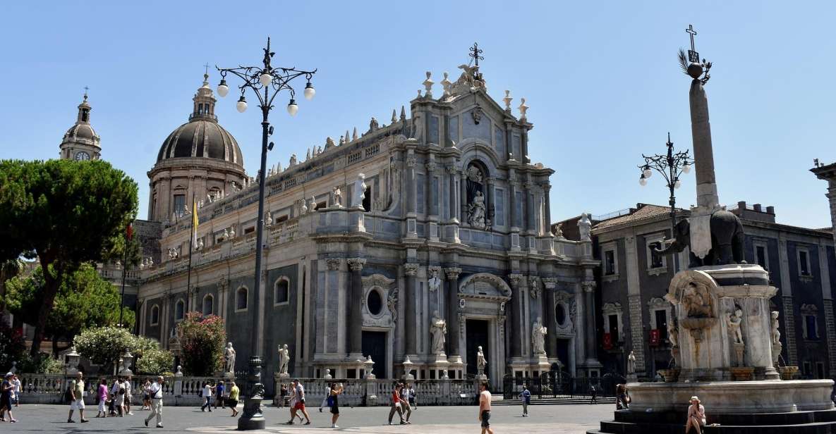 2 hours guided tour of Catania - City Hall Exterior: Why Administrative Buildings Matter on Foot