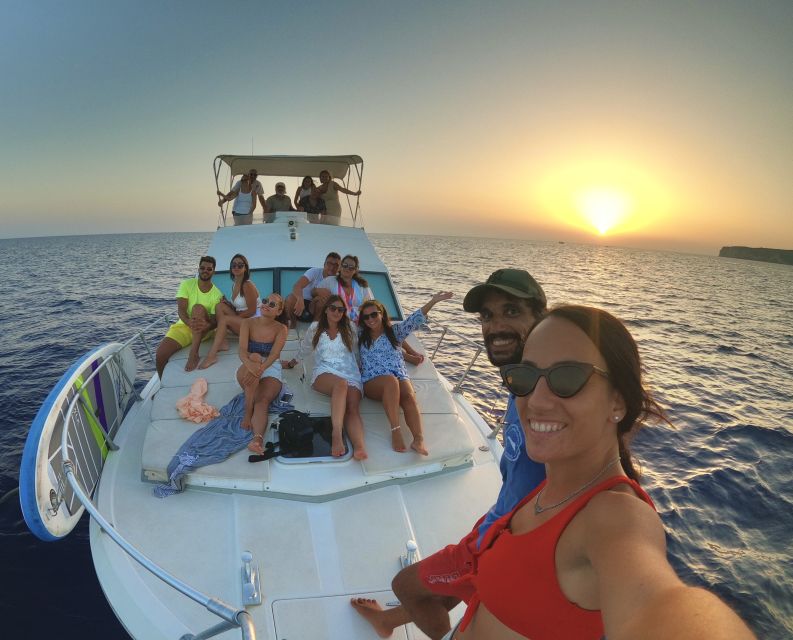 3-hour boat trip at sunset with the sighting Delfini - Heading Out With Sapore di Mare Lampedusa and the Fisheri Family