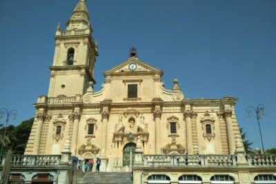 3-hour walking tour Discovering Ragusa Baroque - The start in Ragusa Superiore, and the descent that shapes the whole tour
