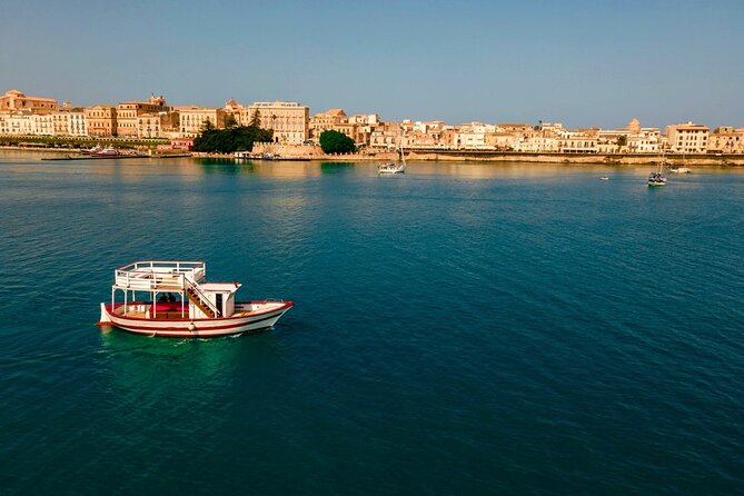 3 Hours Private Boat Tour of the Island of Ortigia with Aperitif - Why a 5:00 pm start makes Ortigia feel different