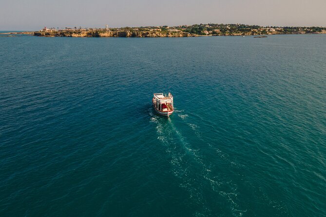 4-Hour Private Boat Tour of Ortigia Island with Lunch - Key highlights at a glance