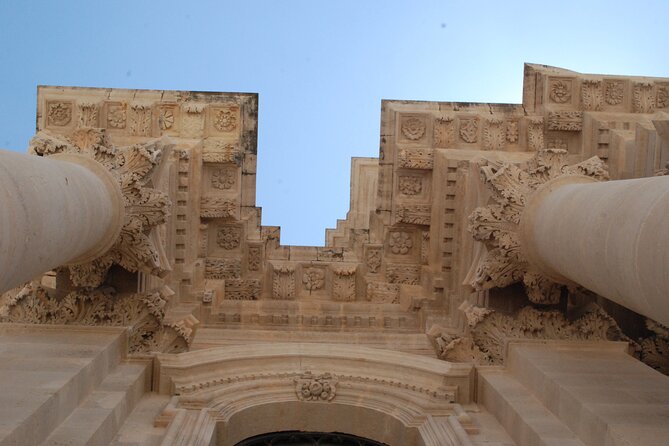 4 Hours Guided Tour to the Archaeological Park of Neapolis and Ortigia - Guides: where the experience becomes more than stones