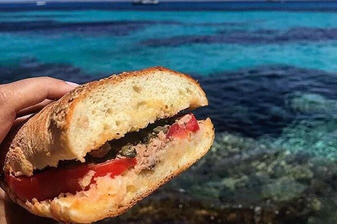 5 hour boat trip to Lampedusa with Sandwich, SUP and Snorkeling - Timing and meeting point: the 9:00 start that pays off