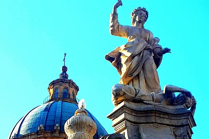A walk among the monuments and markets of Palermo - Quattro Canti: The Baroque crossroads with a built-in lesson