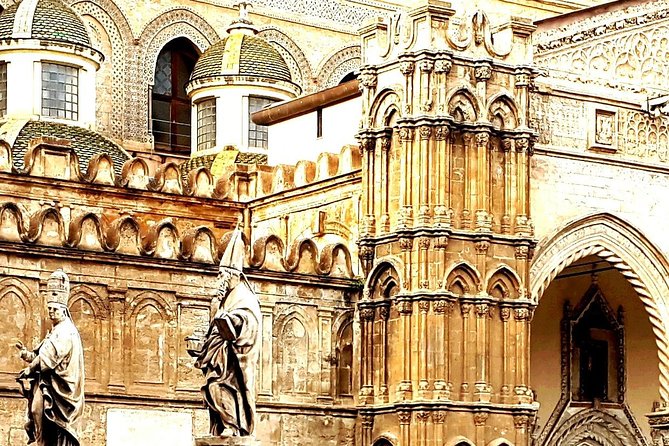 A walk among the monuments and markets of Palermo - Piazza Pretoria: A marble fountain that feels like the center of gravity