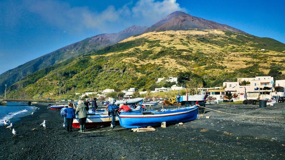 Aeolian Islands Mini Cruise: Vulcano, Lipari & Stromboli - Lipari free time (11:45–14:30): town wandering and sea-level breaks