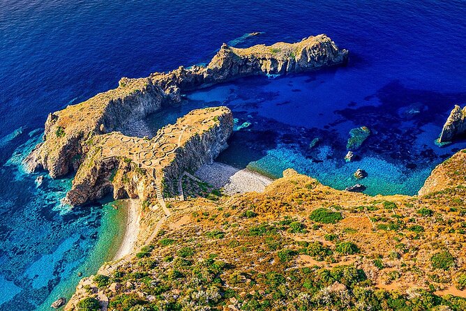 Aeolian Islands - Sailing week with skipper and assistant - Sailing the Aeolian Islands from Lipari: what the week feels like