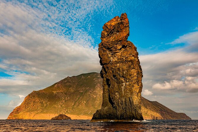 Aeolian Islands - Sailing week with skipper and assistant - Day 3: Filicudi and Alicudi for the quiet, wild Aeolian side