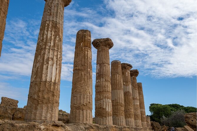 Agrigento to Siracusa with Valley of Temples and Roman Villa Trip - Piazza Armerina: The Lunch Breather That Keeps the Day From Breaking