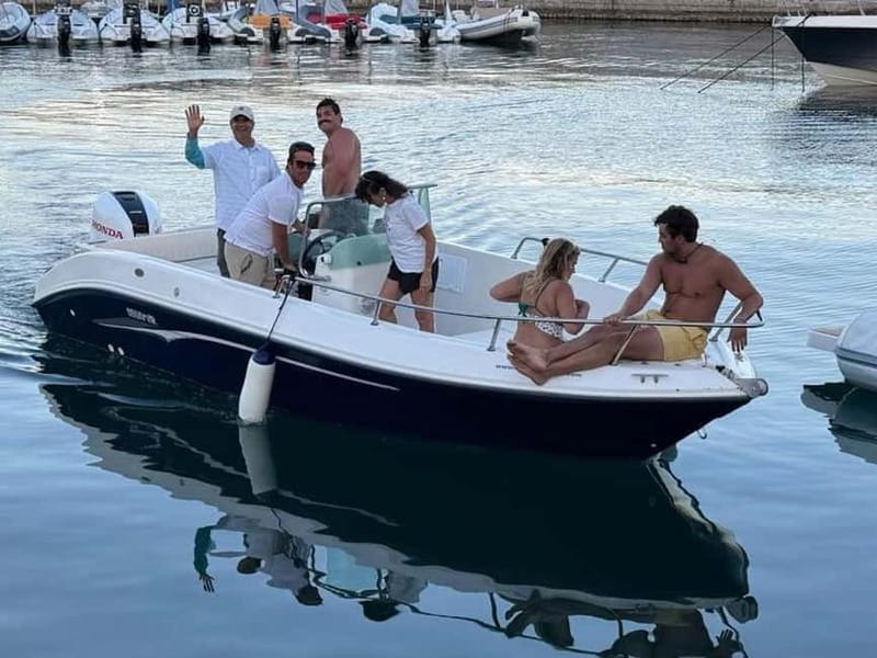 Aperitif on a boat at sunset at the Queen Cave - Arenella at sunset: why the Queen Cave viewpoint hits different