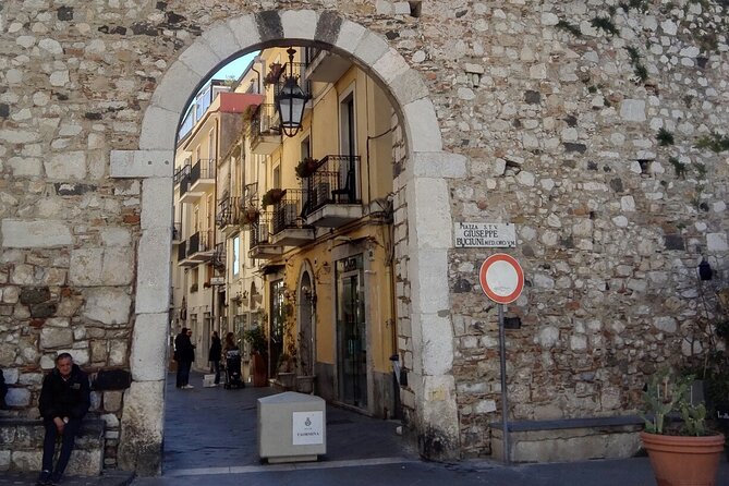 Best of Godfather and Taormina Tour with Street Food Tasting - Getting From Giardini Naxos Without Losing the Day