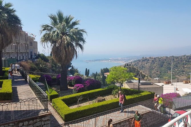 Best Shore Excursion Etna, Taormina, Messina With Tasting Of Sicilian Products - Christ the King and Messina’s Duomo Clock: Fast Stops With Photo Value