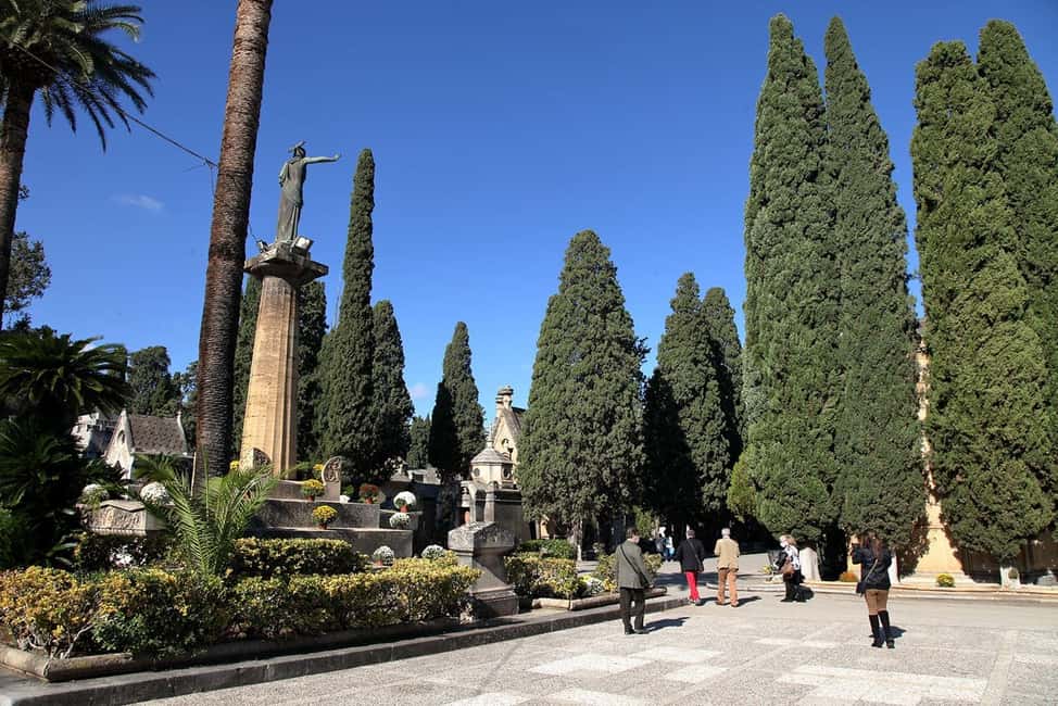 Beyond the veil: Catacombs and Cemeteries of Palermo - Entering the Capuchin Catacombs, where the quiet hits first