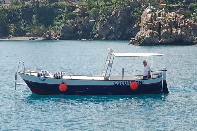 Boat excursion to Cefalu with aperitif - The people factor: host hospitality and a calmer cruise