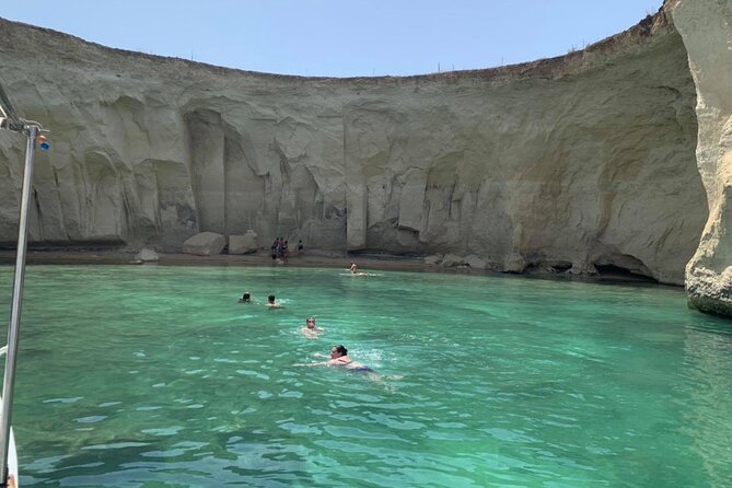 Boat tour in Pillirina, sea caves and Ortigia and prosecco - Sea time onboard: Prosecco, soda, water, and snorkeling masks (no tube)
