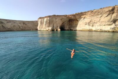 Boat tour in Pillirina, sea caves and Ortigia and prosecco - Stop 2 in Plemmirio (Pillirina): sailing below the Maniace Castle area