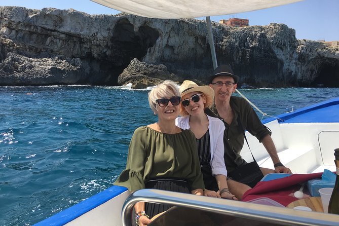 Boat tour of Ortigia Island and sea caves - Captain and Guide Energy: Why English Explanations Change Everything