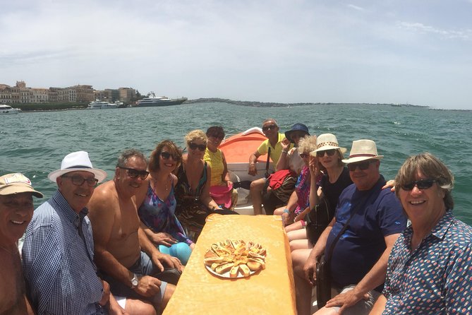 Boat tour of Ortigia Island and sea caves - The Sea Caves Stop: Close Views, Tight Passages, and Safety First