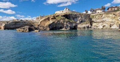 Boat tour of the island of Ortigia and the sea caves - Starting point at Via Senatore Giuseppe Maielli 6 and your first views