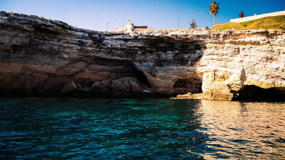Boat tour of the island of Ortigia and the sea caves - Swimming and the included water-entry stop: how to plan your hour