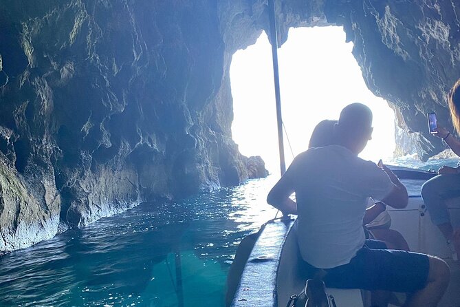 Boat tour Ortigia and Syracuse sea caves - Stop 2: The Ortigia tip (1232–1237) and the port-edge viewpoint