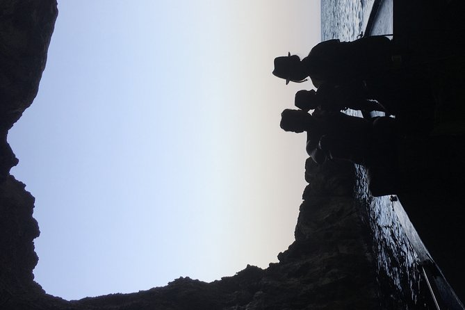 Boat tour Ortigia, sea caves and Pillirina 2h - Sea caves and rocky coasts: the kind of route that feels worth paying for