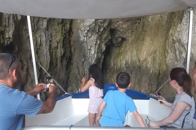 Boat tour Ortigia, sea caves and Pillirina 2h - Swim and snorkel time near Plemmirio, Fanusa, and Arenella
