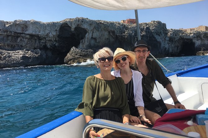 Boat tour Ortigia, sea caves and Pillirina 2h - Timing tricks: late afternoon and sunset without stress