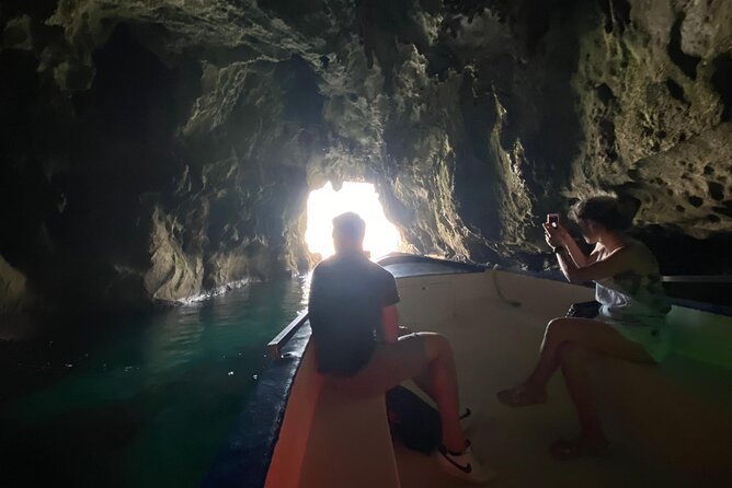 Boat tour Ortigia, sea caves and Pillirina 2h - Ortigia and Syracuse’s natural port: why seeing it from sea level matters