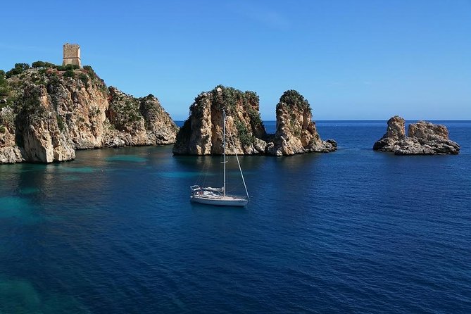 Boat tour to the gypsy reserve and Scopello stacks - Seasickness and comfort: a real consideration