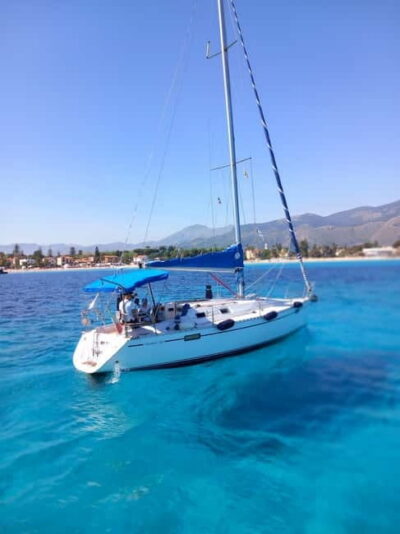 Boat trip Palermo - Choosing the right boat: sailing versus vintage Yhact options