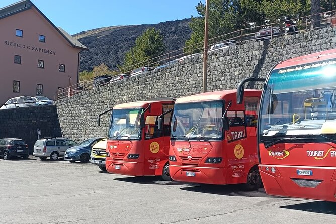 Bus Etna Experience of Italy - From Piazza del Duomo to Sapienza: how the timing really feels
