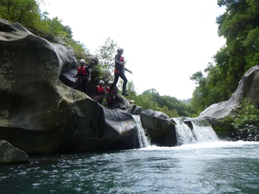 Canyoning and bodyrafting in the Alcantara River - Alcantara on Etna lava: what makes the water special