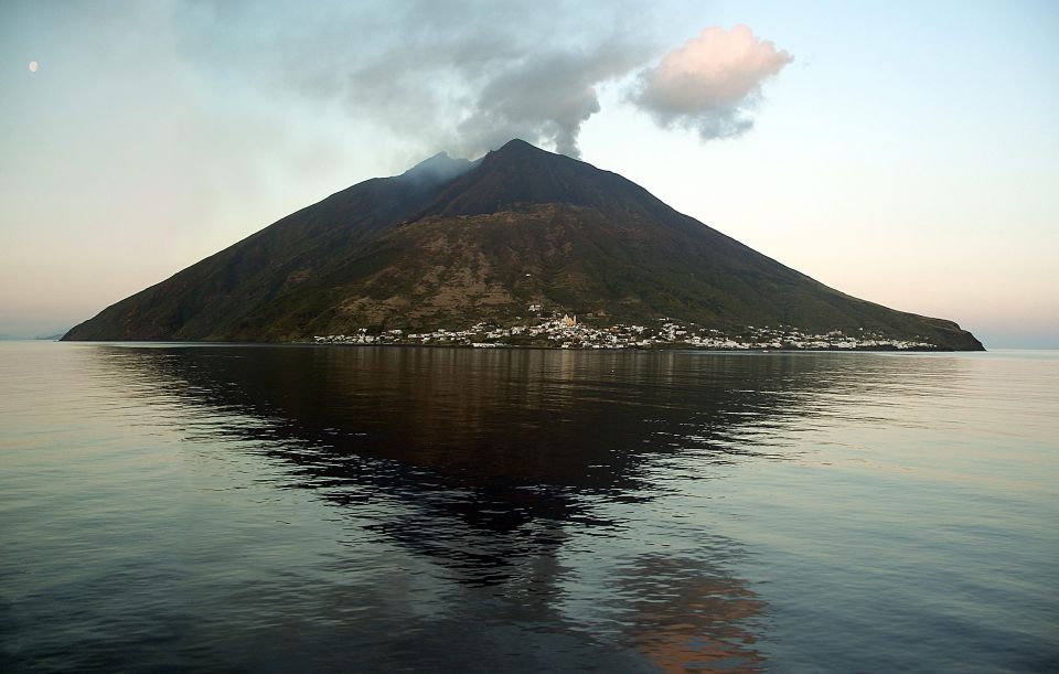 Capo d'Orlando: Mini-cruises to Lipari, Salina and Filicudi - Lipari stop: museum, cathedral, streets, and the island’s signature rock