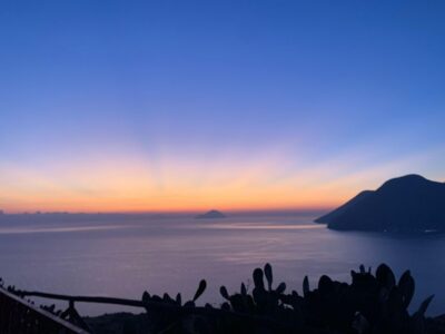 Capo d'Orlando: Mini-cruises to Salina, Lipari and Vulcano. - Meeting point and timing: how the day flows between sea and shore