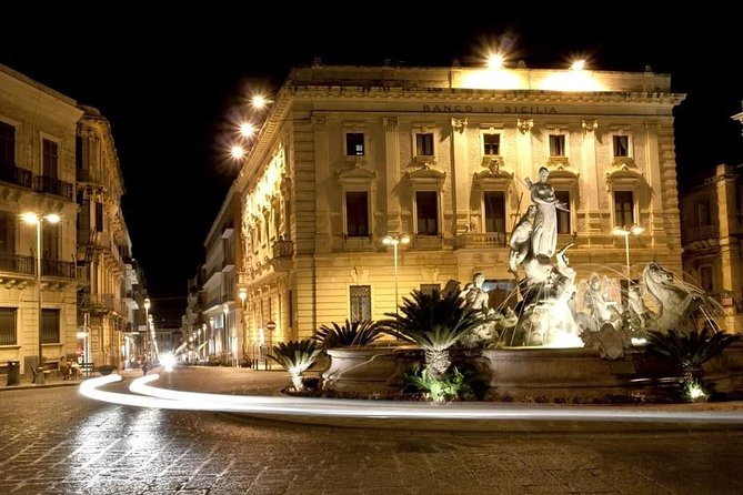 Catania (cathedral and via Etnea) - Syracuse Ortigia - Catania Duomo: the Athena temple story inside a living cathedral