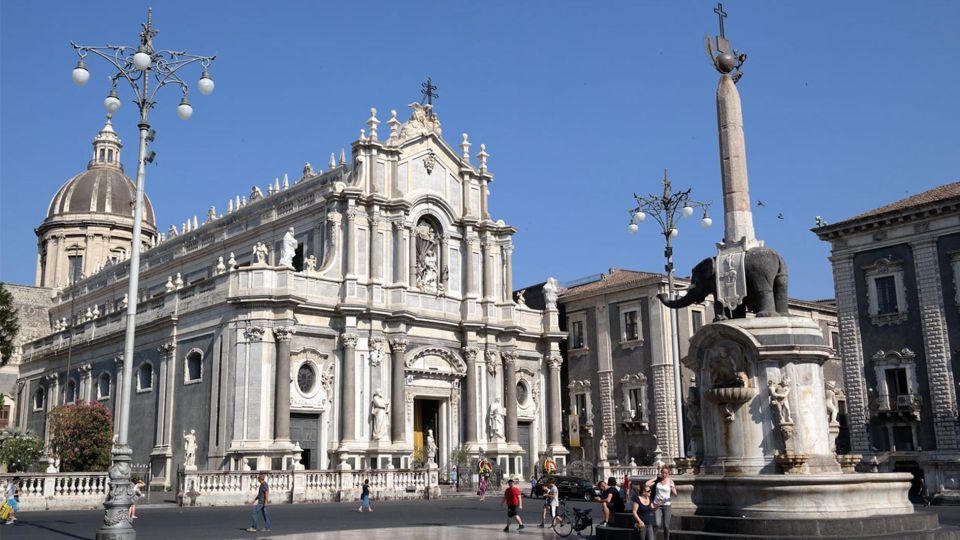 Catania: City Highlights Walking Tour - Piazza Stesicoro: a plaza pause with a city rhythm