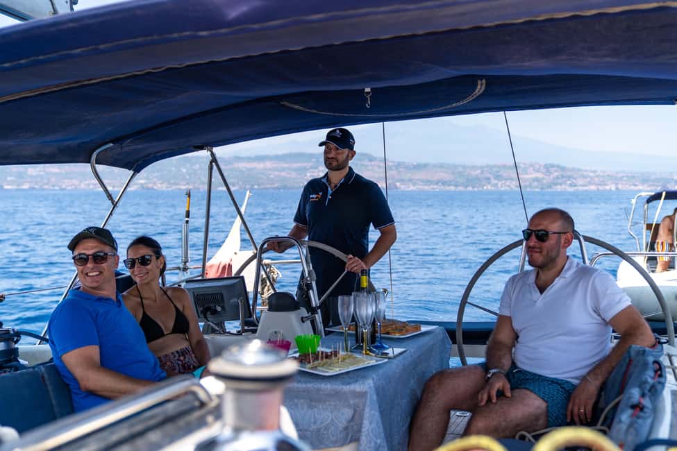 Catania: Cyclops Coast Cruise with Appetizer & Snorkeling - Getting to the boat: Club Nautico and the fast start