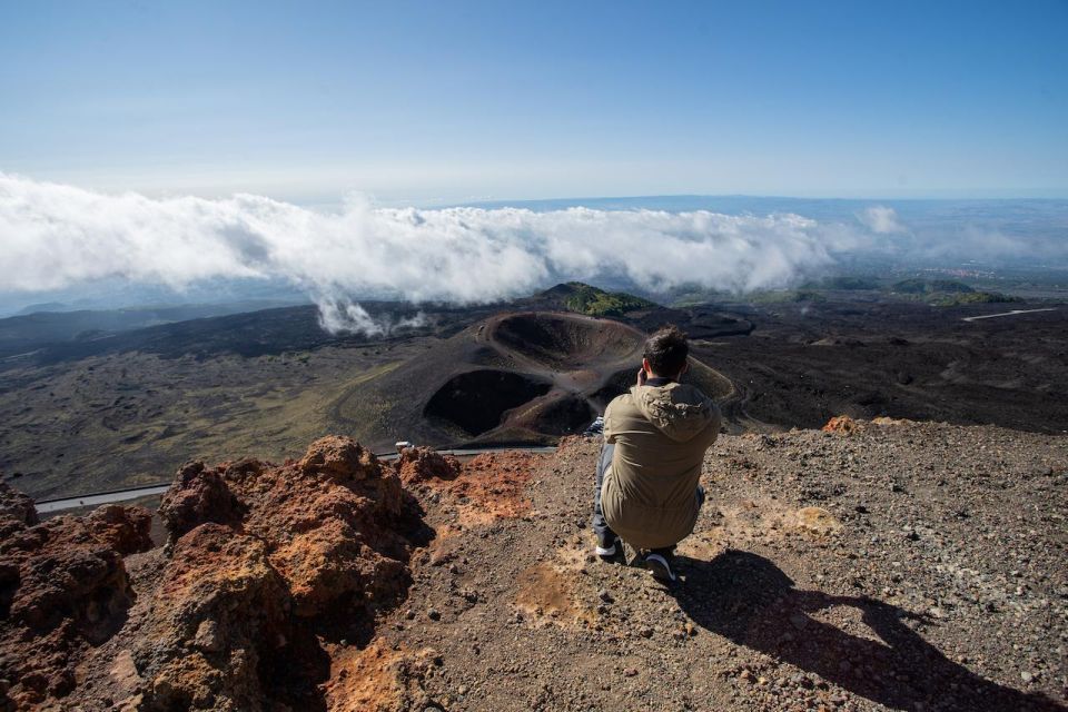 Catania: Etna Morning Excursion with Tasting and Pickup - On the road to 2,000 meters: the guide makes the geology click