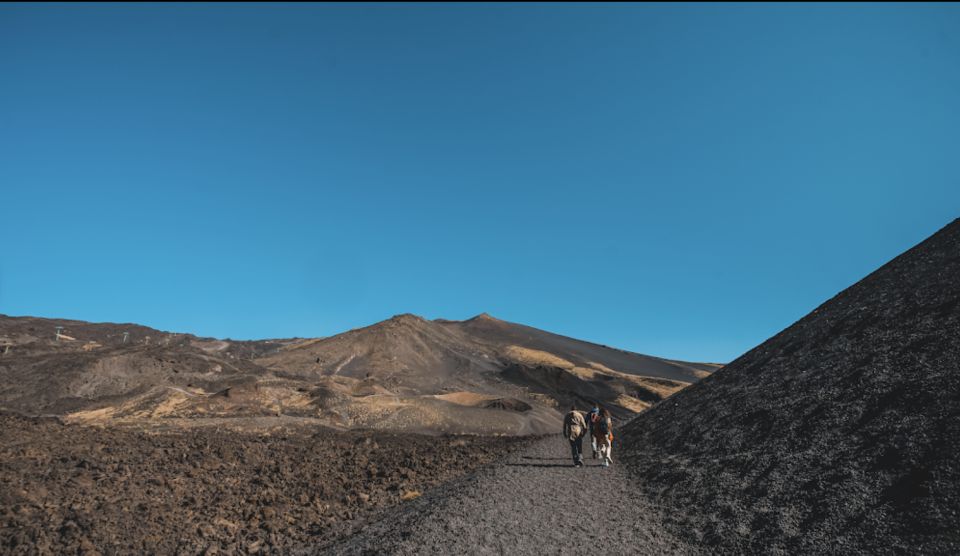 Catania: Etna Morning Excursion with Tasting and Pickup - Pickup in Catania: easy start points and a short drive up