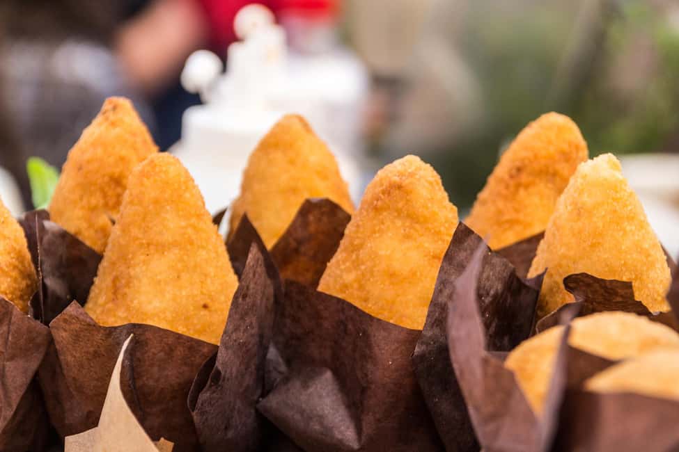 Catania: Guided Street Food Tour with Tastings - Kicking Off at Piazza Duomo: Why the Tour Starts Where It Does