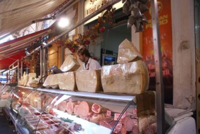 Catania: Guided Street Food Tour with Tastings - The Fish Market Stop: Fried Fish, Typical Products, and Fast Local Flavor