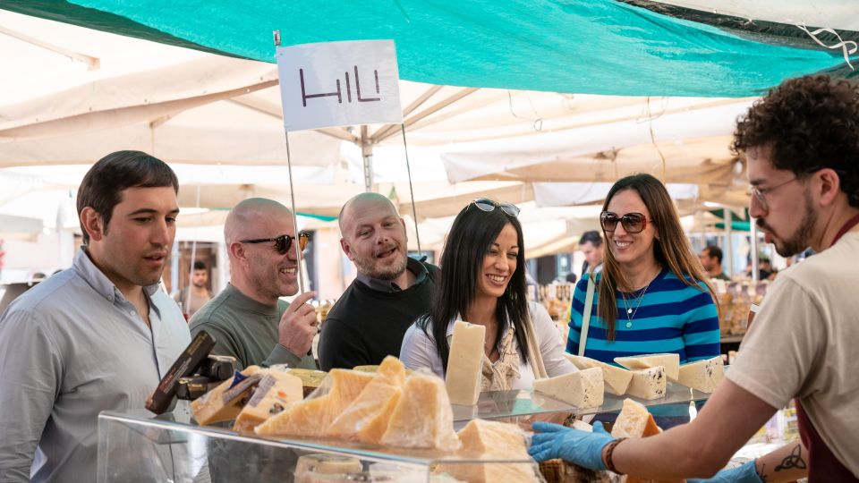 Catania Street Food Tour: Fish Market & City Centre - Starting at Piazza Duomo: A 2.5-Hour Walk That Keeps Moving