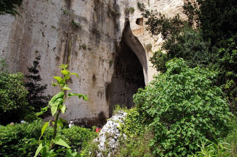 Catania: Syracuse, Ortigia, and Noto Tour with Brunch - Noto’s Baroque wow-factor: pale stone, stairways, and palaces
