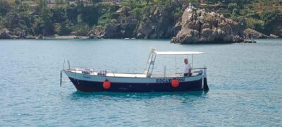 Cefalù: boat ride with swimming and aperitif - Meeting at Eolo Café: fast start, easy orientation