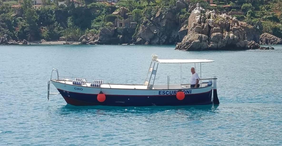 Cefalù: boat ride with swimming and aperitif - The guide, the vibe, and language expectations on board