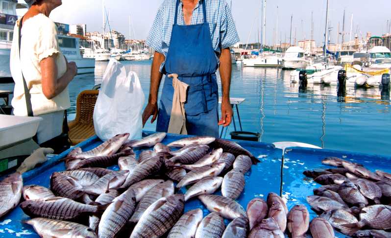 Cefalù: Market Tour and Meal at a Local's Home - Entering Cefalù Through a Cesarina’s Market Choices