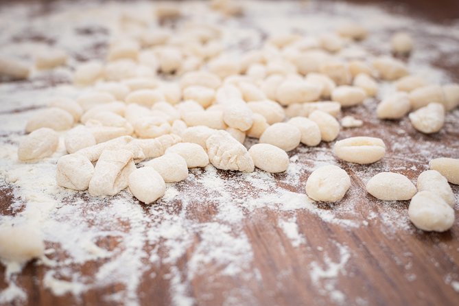 Cesarine: Small group Pasta and Tiramisu class in Messina - Logistics That Keep It Simple